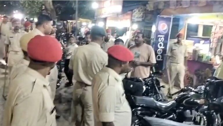 जमशेदपुर: साकची में पुलिस की अचानक बड़ी कार्रवाई, जुबिली पार्क गेट के पास सघन सर्च अभियान से मचा हड़कंप