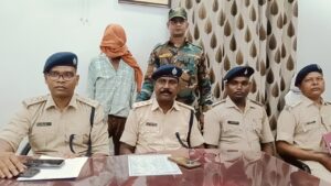 चाईबासा: मुकेश बारजो हत्याकांड का 24 घंटे में खुलासा, धमकी देने वाला आरोपी फंटूस लागुरी गिरफ्तार