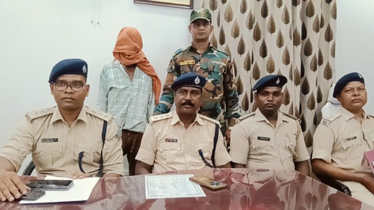 चाईबासा: मुकेश बारजो हत्याकांड का 24 घंटे में खुलासा, धमकी देने वाला आरोपी फंटूस लागुरी गिरफ्तार