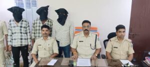 जमशेदपुर: शंकोसाई खड़िया बस्ती गोलीकांड का खुलासा; नशे की हालत में पैसों के विवाद में देवदास को मारी थी गोली, हथियार के साथ 3 गिरफ्तार