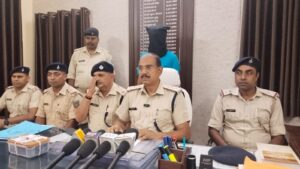 जमशेदपुर: रामदेव बागान फायरिंग कांड का खुलासा, मुख्य आरोपी शुभम कुमार गिरफ्तार; लोडेड पिस्टल और कारतूस बरामद