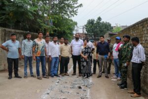 मानगो: जलापूर्ति योजना फेज-2 (पार्ट-B) का काम धरातल पर शुरू, जयपाल कॉलोनी से एनएच-33 तक बिछेगी पाइपलाइन; मेयर सुधा गुप्ता ने किया निरीक्षण