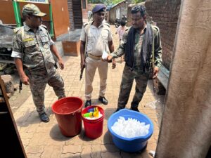 मुहर्रम को लेकर उत्पाद विभाग का विशेष अभियान, 134 लीटर से अधिक अवैध शराब बरामद