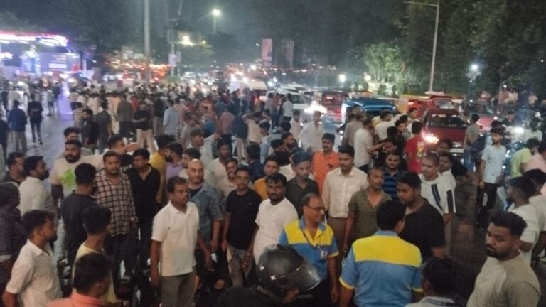 डबल डाउन बार हत्याकांड: करनी सेना नेता हिमांशु सिंह की मौत के बाद बिष्टुपुर में सड़क जाम, शहर में तनाव