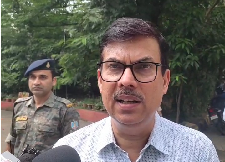 पूर्वी सिंहभूम में मतदाता सूची विशेष गहन पुनरीक्षण अभियान शुरू, जागरूकता रथ को उपायुक्त ने दिखाई हरी झंडी