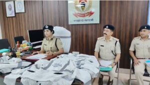 सरायकेला पुलिस की नई पहल: ट्रैफिक जवानों को मिलेगी कूलिंग जैकेट, भीषण गर्मी में मिलेगी राहत