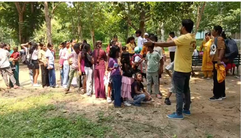 नेचुरल स्माइल फाउंडेशन ने स्लम बस्ती के बच्चों को कराया पार्क और जू का भ्रमण