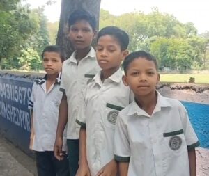 ग्रीष्मावकाश के बाद खुले जमशेदपुर के स्कूल, बच्चों की चहल-पहल से फिर गुलजार हुए परिसर