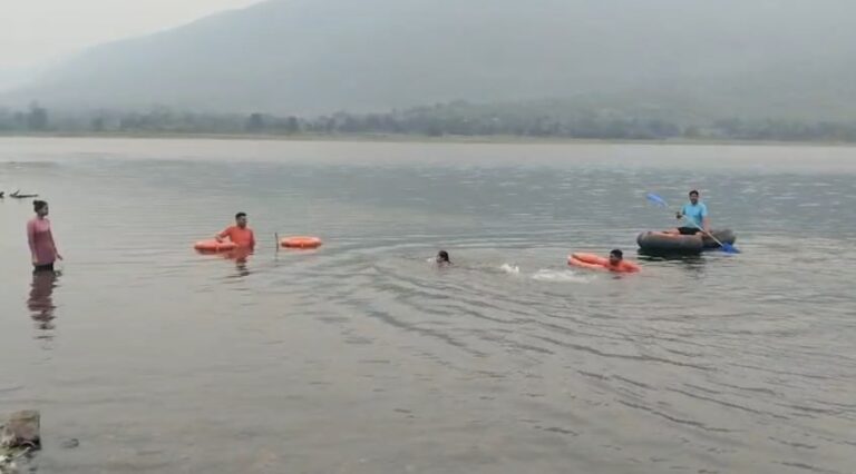 जमशेदपुर में मानसून आपदा प्रबंधन की तैयारी तेज, एनडीआरएफ ने सिविल डिफेंस छात्रों को सिखाए रेस्क्यू के गुर