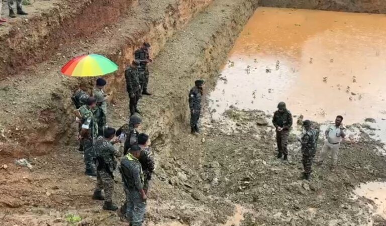 मनोहरपुर में खेत से मिले संदिग्ध विस्फोटक को सेना ने किया निष्क्रिय, बड़ा हादसा टला