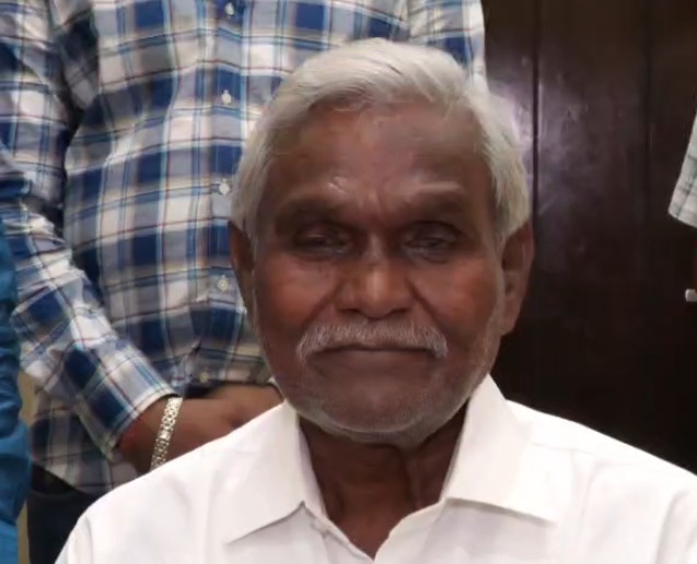 धनबाद पहुंचे पूर्व मुख्यमंत्री चंपई सोरेन ने कहा- आदिवासियों को गुमराह कर रही है सरकार
