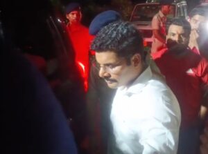हिमांशु कुमार सिंह हत्याकांड: एसएसपी पहुंचे परिजनों के घर, पोस्टमार्टम की अपील ठुकराई; कार्रवाई की मांग पर अड़ा परिवार