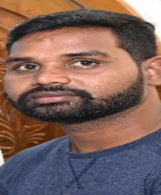 हिमांशु सिंह हत्याकांड: मुख्य आरोपी विश्वनाथ मंडल उर्फ बोदरा हूलिया बदलकर पहुंचा व्यवहार न्यायालय ,जमशेदपुर कोर्ट में किया सरेंडर