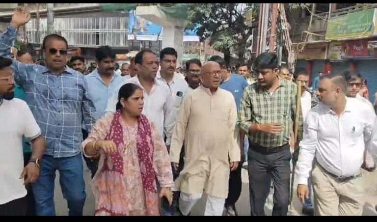 जमशेदपुर बंद: हिमांशु मर्डर केस के खिलाफ सड़कों पर उतरा एनडीए, साकची-बिष्टुपुर समेत पूरा शहर ठप, सुरक्षा में भारी पुलिस बल मुस्तैद