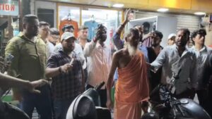 जमशेदपुर: जुगसलाई में मंदिर के सामने शराब दुकान खोलने के खिलाफ भड़का आक्रोश,जोरदार प्रदर्शन
