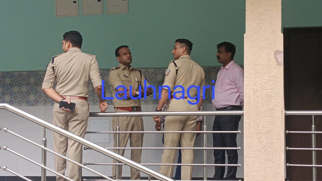 जमशेदपुर: जल्द नए हाईटेक भवन में शिफ्ट होगा एसएसपी कार्यालय; एसएसपी डॉ. एहतेशाम वकारिब ने अधिकारियों संग किया निरीक्षण