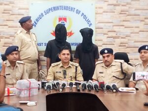 जमशेदपुर : कदमा फायरिंग कांड के मुख्य आरोपी अनिल सोना और कृष्णा सोना गिरफ्तार, देसी कट्टा व जिंदा कारतूस बरामद
