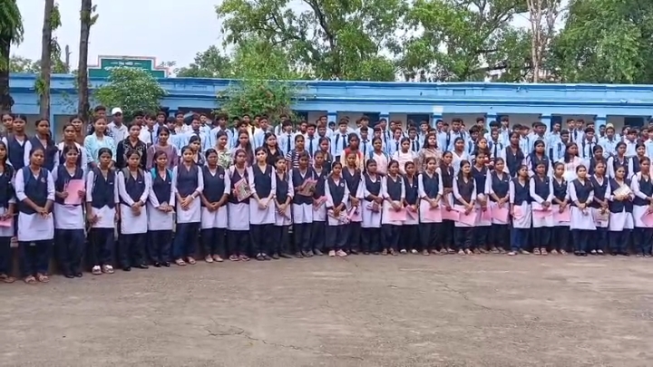 जमशेदपुर: श्यामा प्रसाद इंटरमीडिएट कॉलेज में नवप्रवेशी विद्यार्थियों का भव्य स्वागत, अनुशासन और संस्कार पर दिया गया जोर