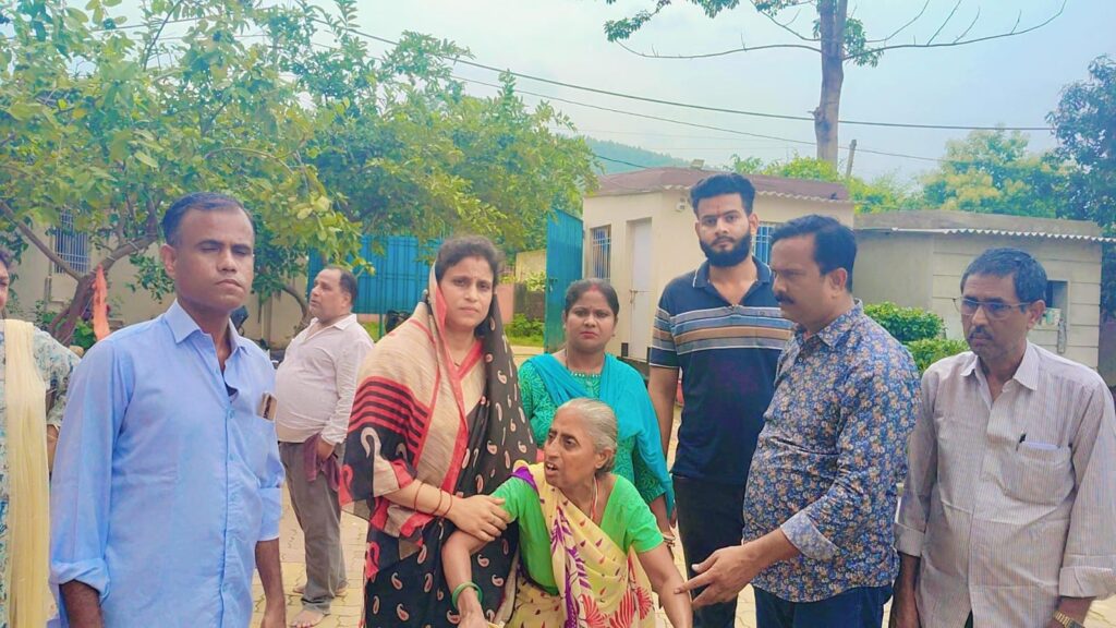 यात्रा’ संस्था ने बुजुर्ग महिला को दिलाया वृद्धाश्रम में सुरक्षित आश्रय