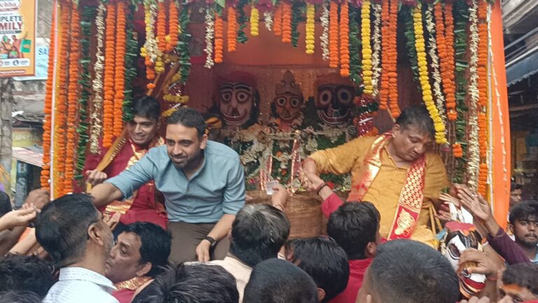 जमशेदपुर में भगवान जगन्नाथ की रथ यात्रा में शामिल हुए पूर्व विधायक कुणाल षाड़ंगी, प्रदेश की खुशहाली की कामना की