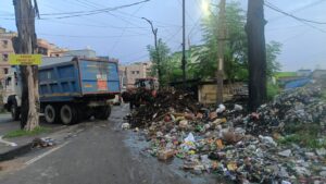 लौहनगरी न्यूज़ की खबर का असर: जेएनएसी ने सोनारी में युद्धस्तर पर हटाया कचरे का अंबार, क्षेत्रवासियों को मिली राहत