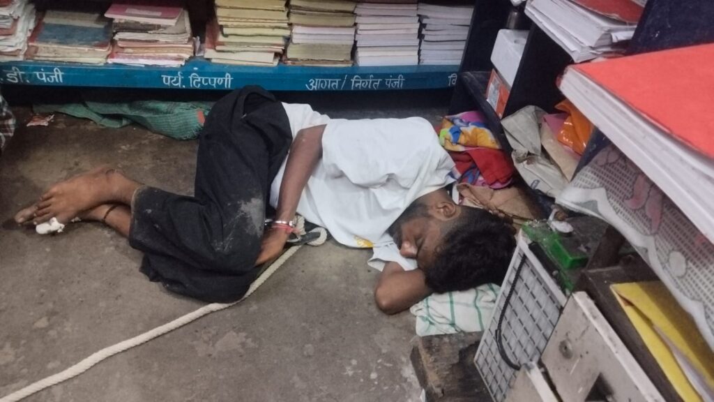 बागबेड़ा में दिनदहाड़े महिला रेलवे कर्मी से चेन स्नेचिंग का प्रयास, एक आरोपी गिरफ्तार