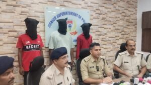 जमशेदपुर: टिनप्लेट सब्जी मार्केट फायरिंग मामले में तीन अपराधी गिरफ्तार, दो कट्टा व कारतूस बरामद