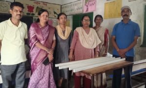 बागबेड़ा प्राथमिक विद्यालय में झरना मिश्रा ने निजी खर्च से लगवाई एलईडी और हैलोजन लाइट, छात्रों को मिली राहत