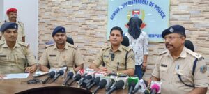 मानगो बस स्टैंड से 33 किलो गांजा के साथ तस्कर गिरफ्तार, कीमत ₹16.5 लाख