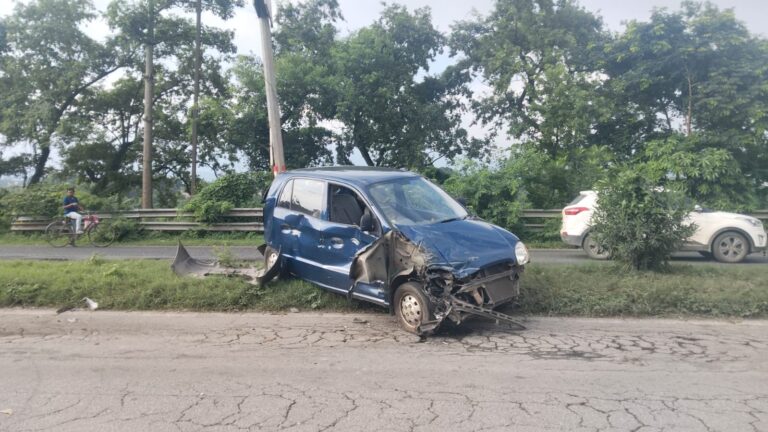 जमशेदपुर: मरीन ड्राइव पर तेज रफ्तार ट्रक ने कार को मारी टक्कर, ट्रक छोड़कर फरार हुआ ड्राइवर