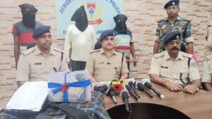 जमशेदपुर: ऑपरेशन प्रहार के तहत 9.2 किलो गांजा बरामद, तीन तस्कर गिरफ्तार; ₹31,360 नकद भी जब्त