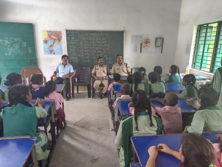 सोनारी स्कूल में साइबर सुरक्षा और नशा मुक्ति पर जागरूकता कार्यक्रम, छात्रों को दिए गए सुरक्षा के अहम टिप्स