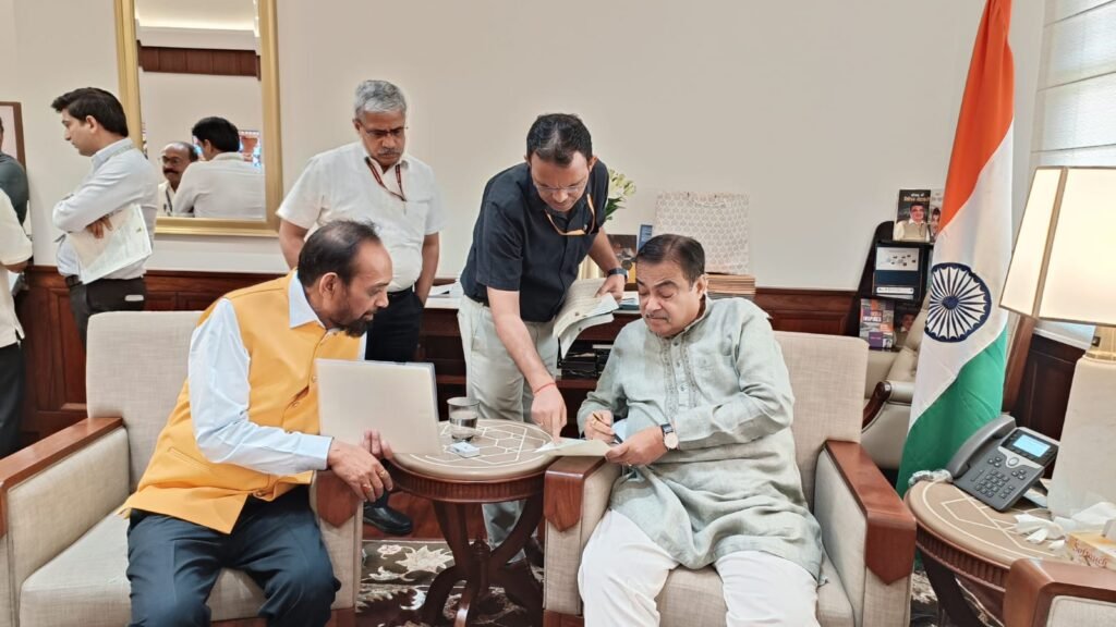 सांसद विद्युत वरण महतो ने नितिन गडकरी से की मुलाकात, पूर्वी सिंहभूम की कई सड़क परियोजनाओं को दी मंजूरी दिलाने की मांग