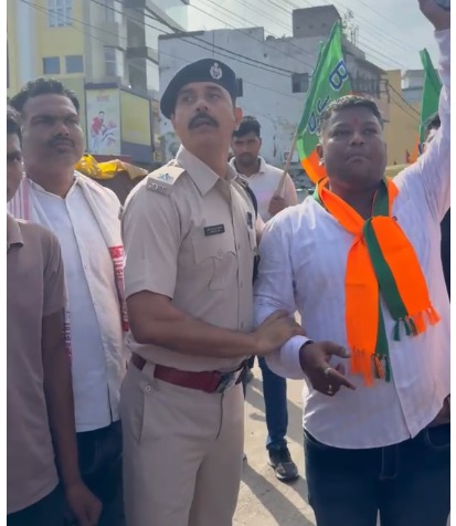 आदित्यपुर बंद का मिला-जुला असर, मेयर संजय सरदार समेत 40 समर्थक हिरासत में, पुलिस की मुस्तैदी से सामान्य रहा जनजीवन
