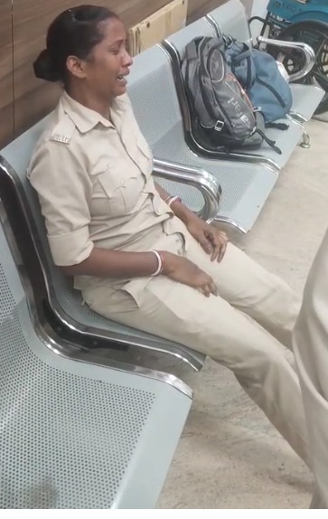 एमजीएम अस्पताल में मानदेय नहीं मिलने से परेशान महिला होमगार्ड भावुक, आर्थिक संकट को लेकर जताई चिंता