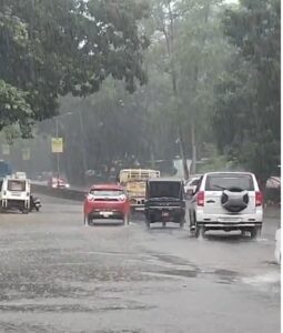 जमशेदपुर में मूसलधार बारिश से जनजीवन प्रभावित, कई इलाकों में जलजमाव और ट्रैफिक जाम