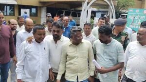 यूसीआईएल विस्थापितों की समस्याओं को लेकर विधायकों ने उपायुक्त से की मुलाकात, रोजगार और पुनर्वास पर उठाए सवाल