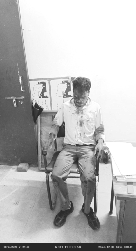 जमशेदपुर: परसुडीह लोको फाटक के पास रेल अधिकारी पर चाकू से हमला, मोबाइल और नकदी लूटकर फरार हुआ बदमाश