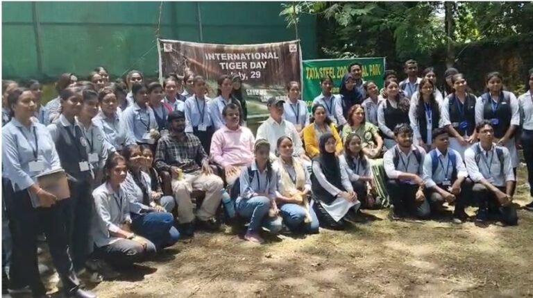 विश्व टाइगर दिवस: टाटा स्टील जूलॉजिकल पार्क में बच्चों ने लिया बाघ संरक्षण का संकल्प, डीएफओ सबा आलम ने किया जागरूक