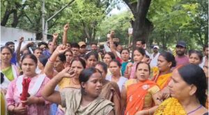 जमशेदपुर: भुइयाडीह की इंद्रानगर-कल्याणनगर बस्ती में अतिक्रमण हटाने की आशंका, विधायक पूर्णिमा साहू से मिले बस्तीवासी
