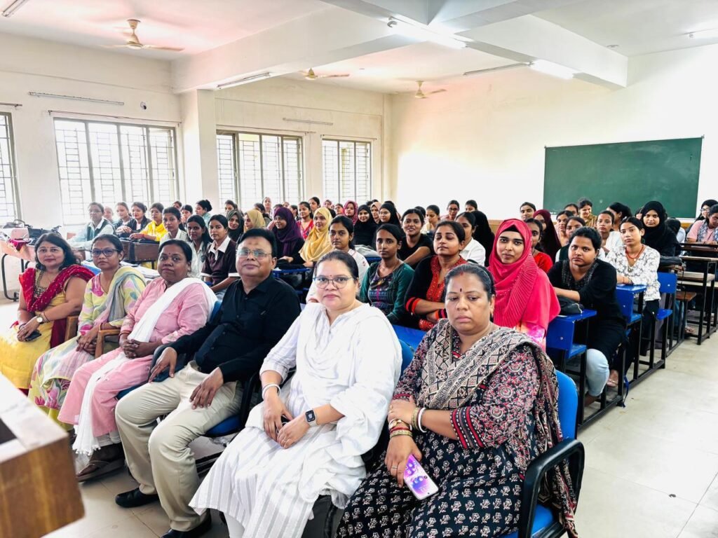 जमशेदपुर: द ग्रेजुएट स्कूल कॉलेज फॉर वीमेन में एम.कॉम छात्राओं के लिए प्रोजेक्ट लेखन पर कार्यशाला आयोजित