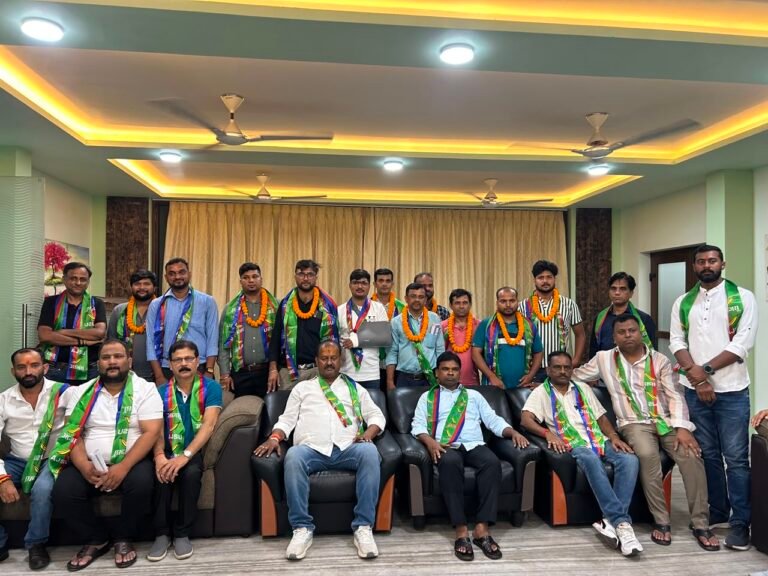 जमशेदपुर में आजसू पार्टी का भव्य मिलन समारोह, सैकड़ों युवाओं ने ग्रहण की सदस्यता