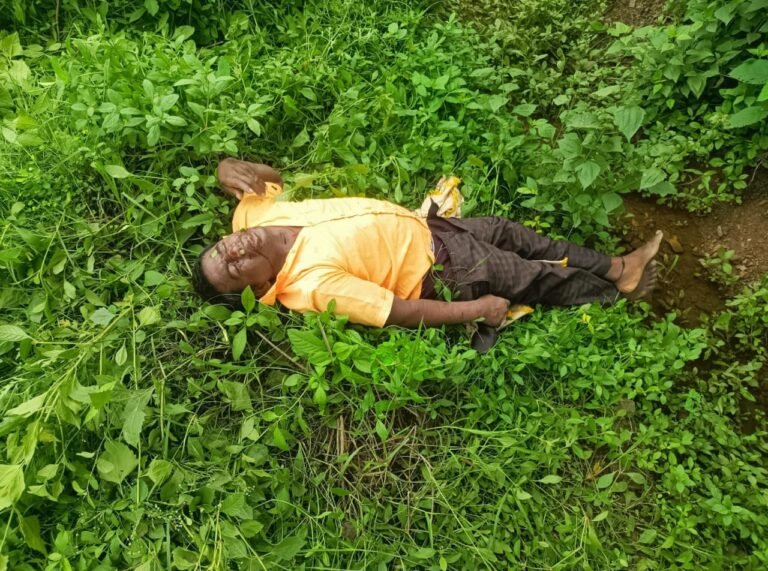 चांडिल में सड़क किनारे अज्ञात व्यक्ति का शव मिलने से सनसनी, पुलिस जांच में जुटी