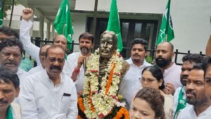 स्वर्गीय निर्मल महतो के शहादत दिवस पर श्रद्धांजलि सभा, परिवार के सदस्यों ने दी श्रद्धांजलि