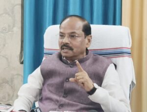 रघुवर दास का हेमंत सरकार पर हमला, बोले- लाठी के जोर पर नहीं दबेगी युवाओं की आवाज