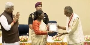सरायकेला के छऊ मुखौटा शिल्पकार गुरु सुशांत महापात्र राष्ट्रपति द्वारा सम्मानित