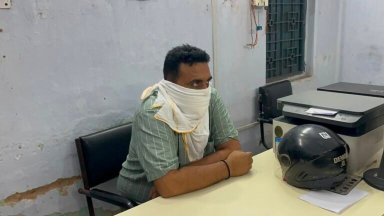 पश्चिमी सिंहभूम में एसीबी की बड़ी कार्रवाई, बंदगांव थाना प्रभारी 15 हजार रुपये रिश्वत लेते गिरफ्तार
