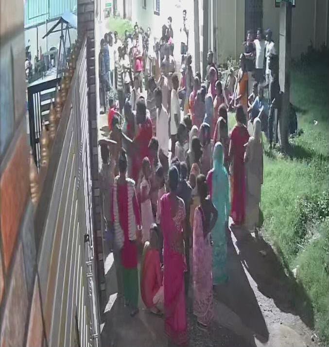 आदित्यपुर में फर्जी वार्ड पार्षद बनने का आरोप, वन विभाग की जमीन पर हाई-मास्ट लाइट लगाने को लेकर विवाद