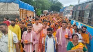 सावन की अंतिम सोमवारी पर शिवालयों में उमड़ा आस्था का सैलाब, जलाभिषेक के लिए लगी लंबी कतारें