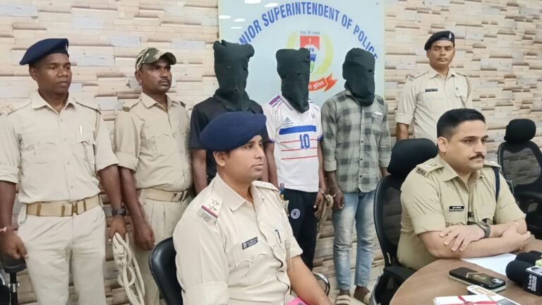 गुड़ाबांदा पुलिस ने वाहन चोर गिरोह का किया पर्दाफाश, 17 चोरी की बाइक के साथ 3 गिरफ्तार